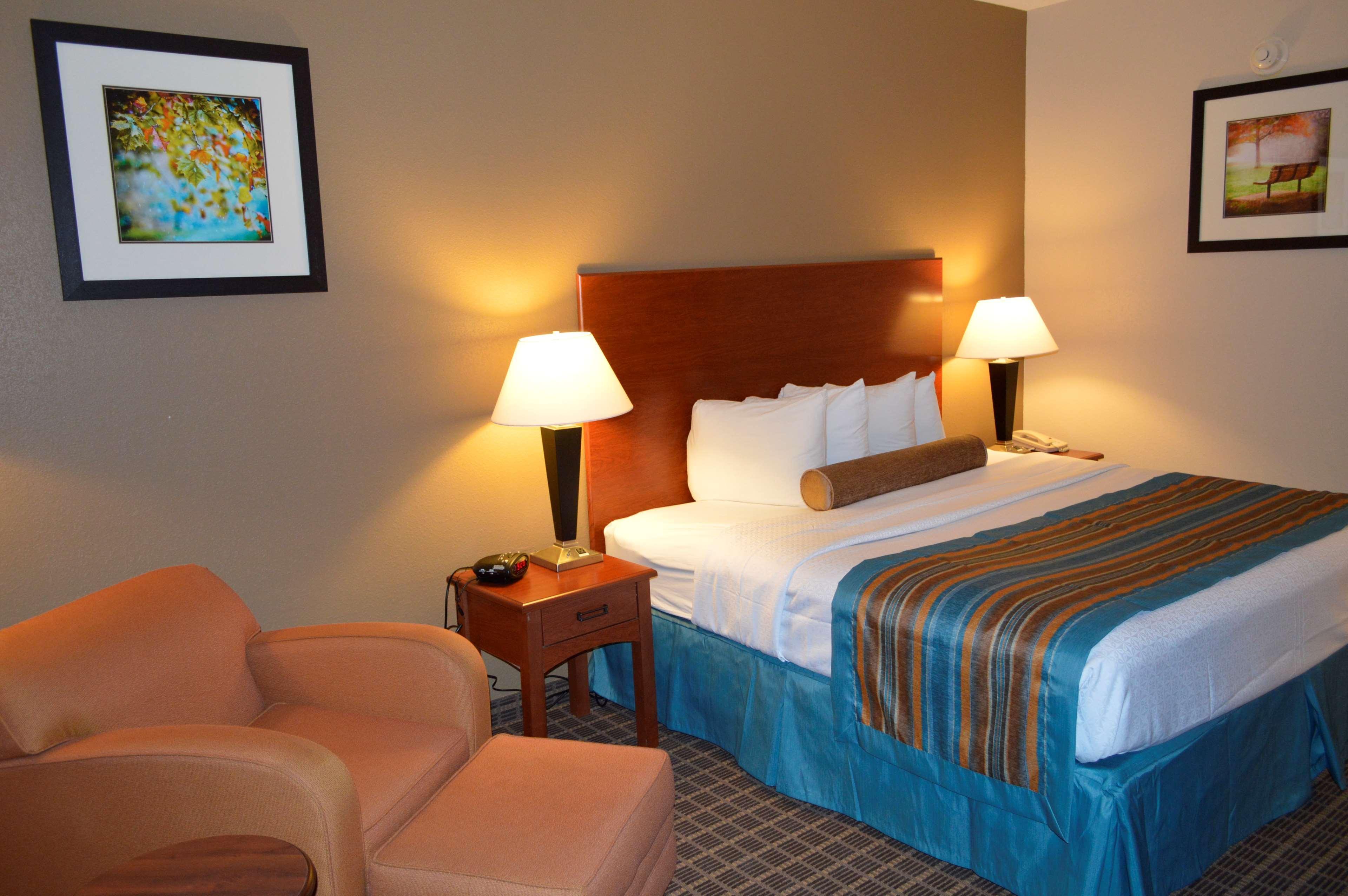 Best Western Orange Inn & Suites Eksteriør bilde