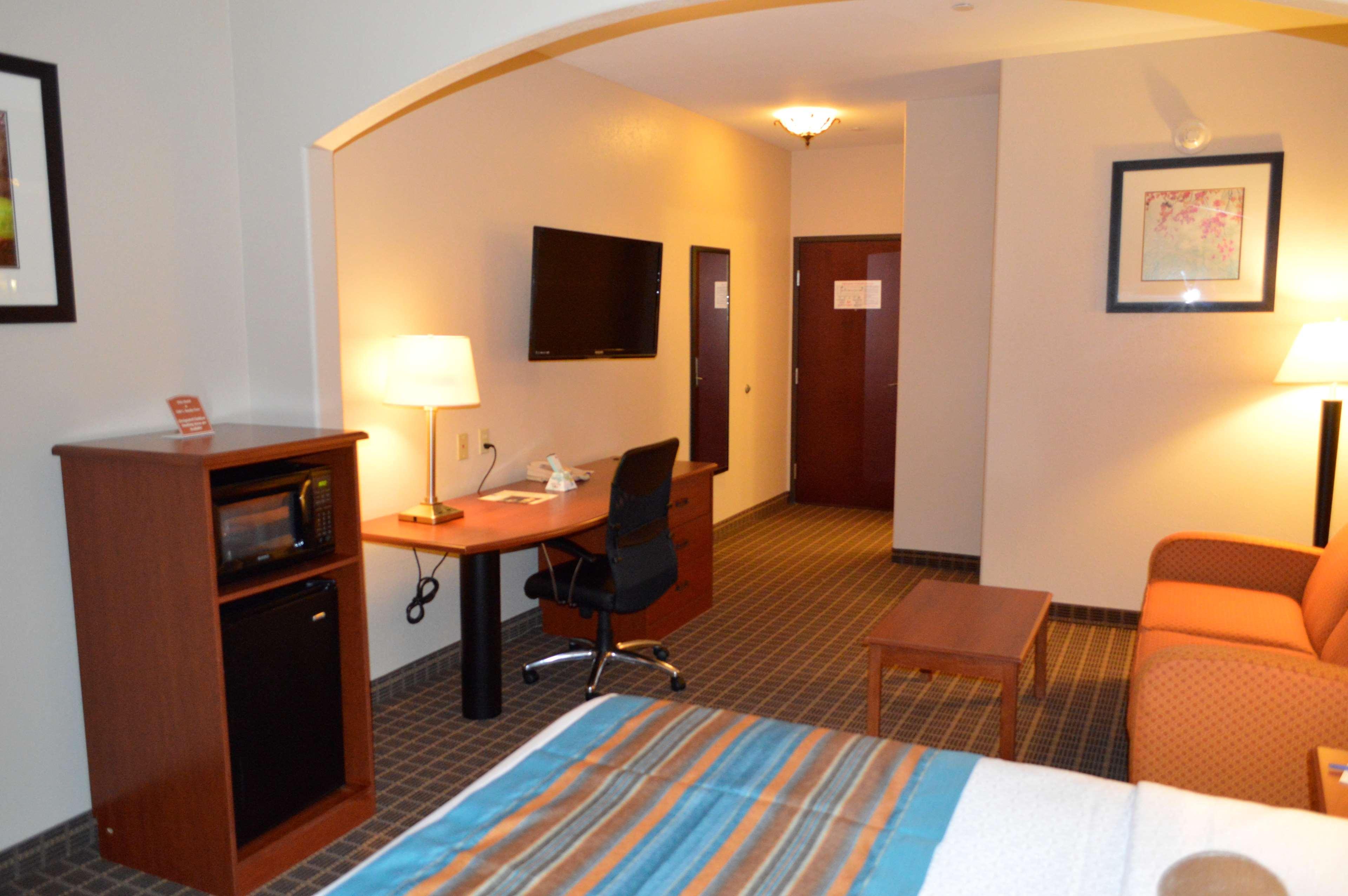 Best Western Orange Inn & Suites Eksteriør bilde